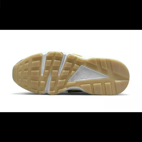 NEW Nike Air Huarache Women's Shoes Size 6 Black Yellow Sneakers DO5873-001 - Picture 6 of 6